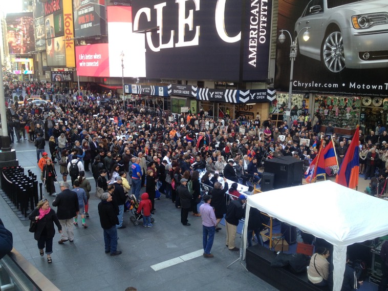 Armenian Genocide 2013 _14 crowd